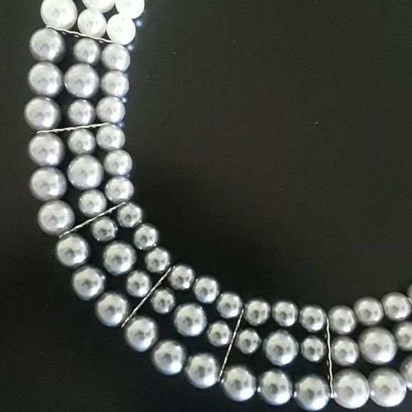 Classy Faux Pearl Set - Picture 4 of 4